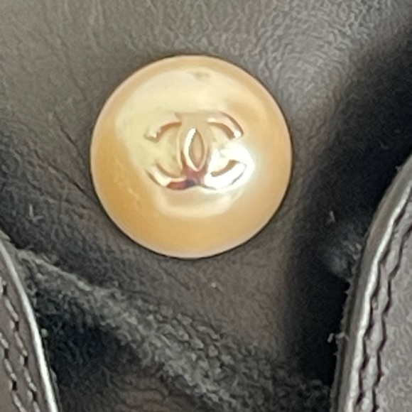 CHANEL Runway Women's Pearl Logo Black Leather Sneakers - Picture 2 of 13